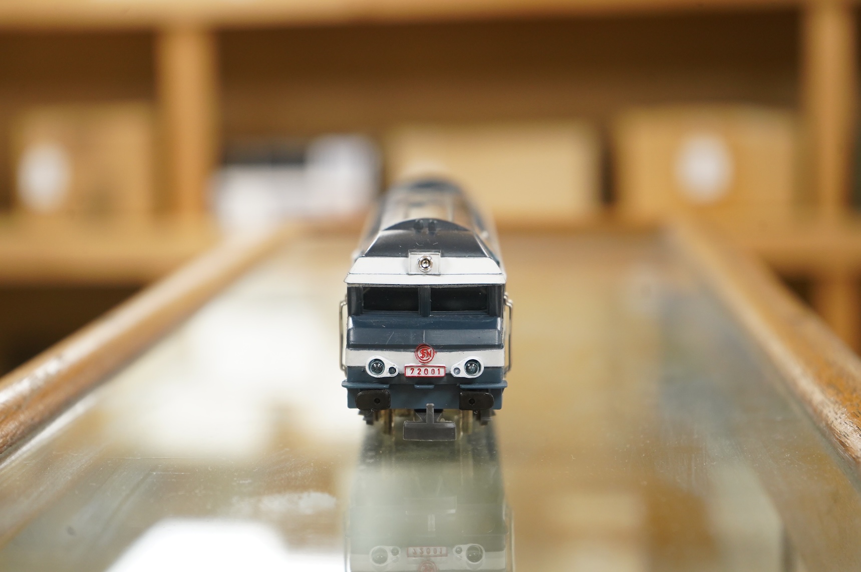 A collection of 00 gauge model railway, including three box train sets by Jouef, Mainline and Hornby, together with a large selection of unconstructed railway related plastic and metal kits and accessories, manufacturers